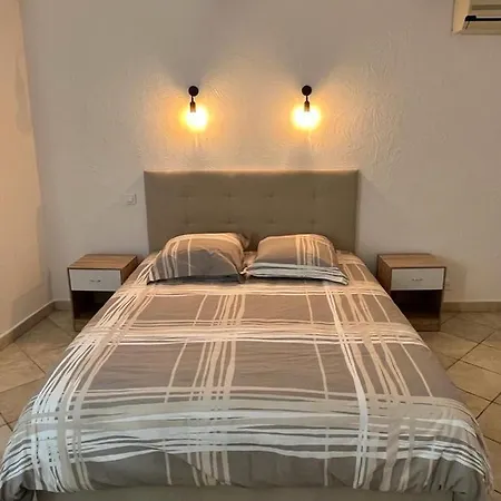 公寓 Duplex Vieille 昂蒂布